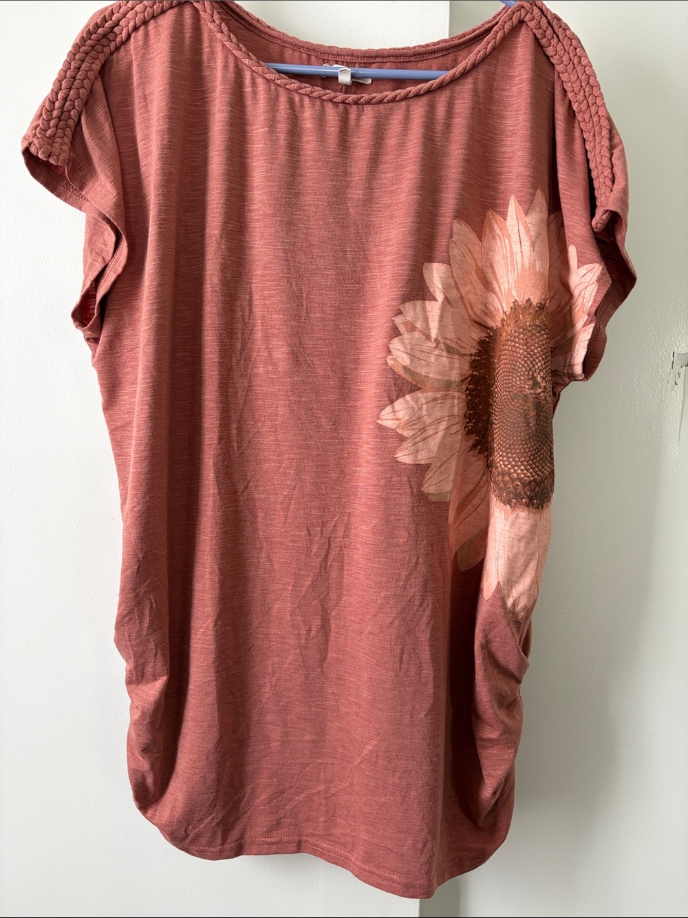 Ruched-Sleeve Sunflower Graphic Tee - Dusty Rose